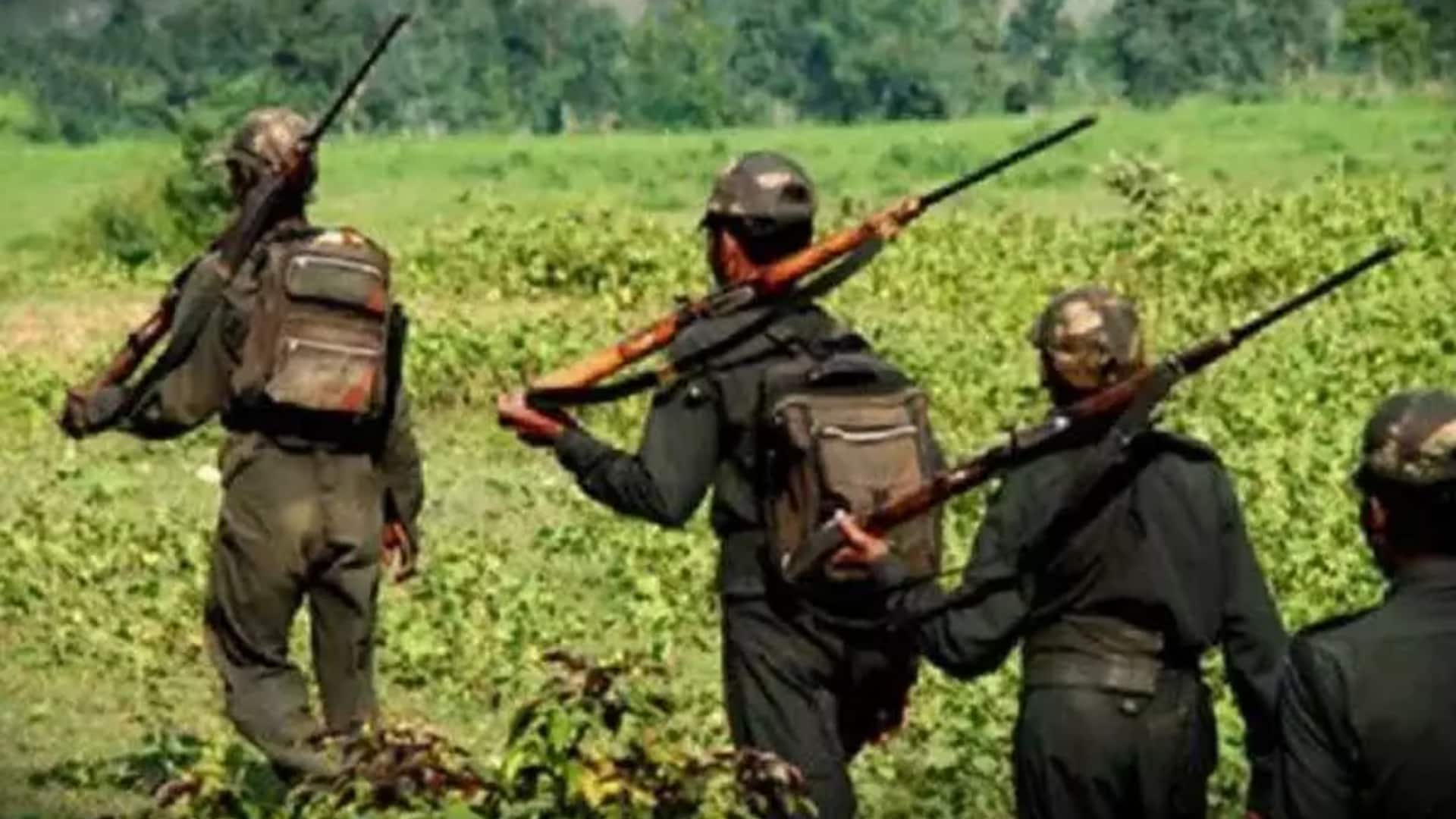 छत्तीसगढ़ में महिलाओं समेत 37 नक्सलियों ने किया आत्मसमर्पण, 65 लाख का था इनाम