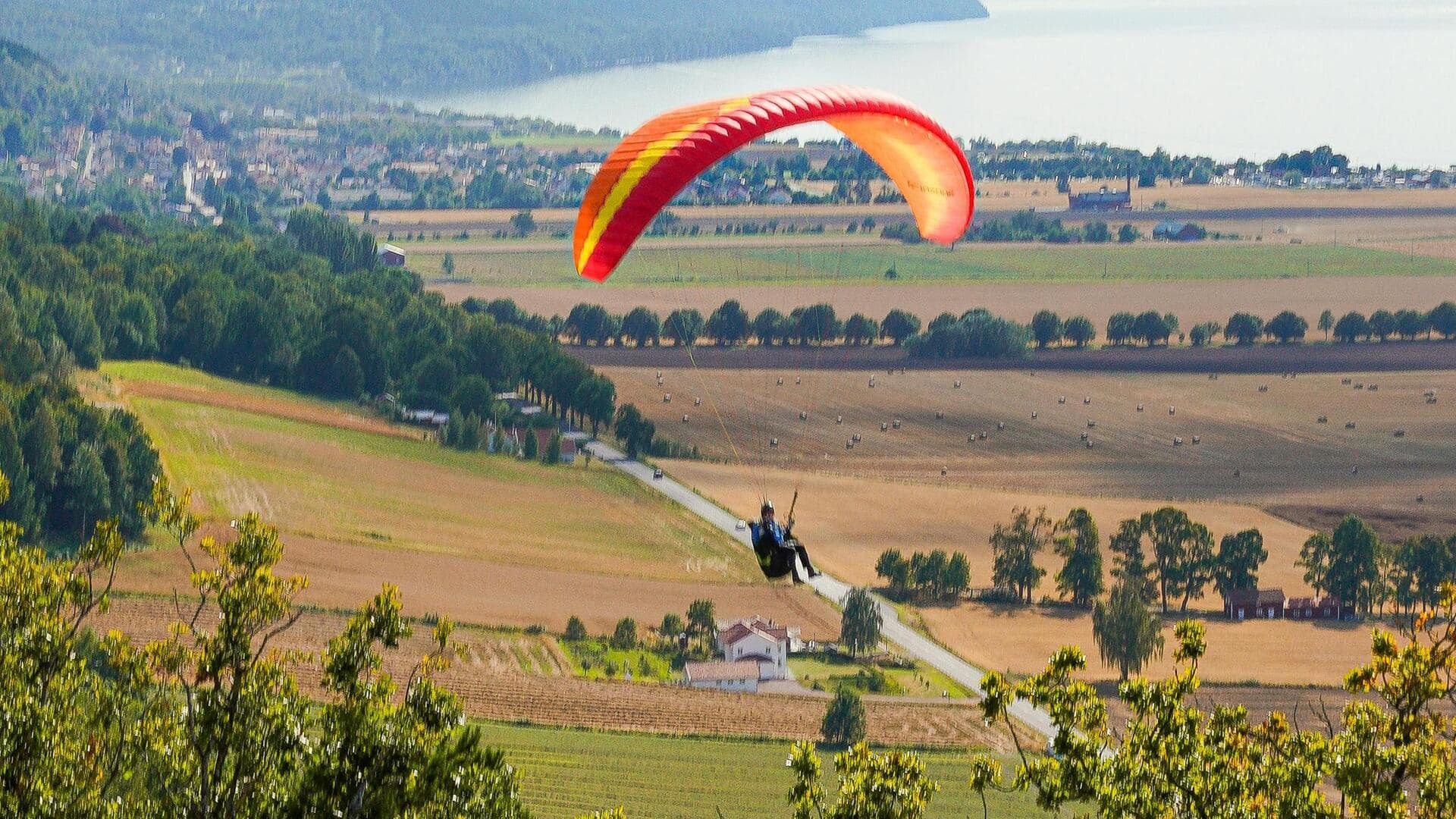 पहली बार पैराग्लाइडिंग करने जा रहे हैं तो इन 5 बातों का रखें खास ध्यान