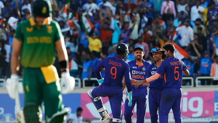 दक्षिण अफ्रीका ने भारत को दिया 279 रनों का लक्ष्य, मोहम्मद सिराज ने लिए तीन विकेट