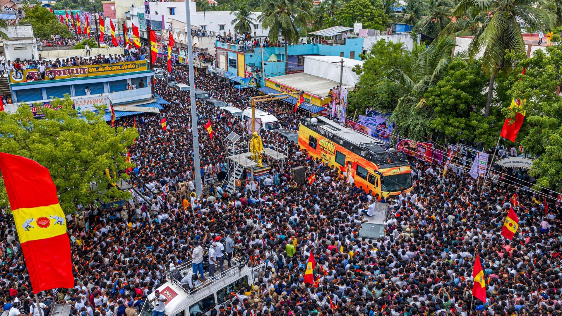 करूर भगदड़ मामला: आरोप-प्रत्यारोप के बीच TVK की याचिका पर आज मद्रास हाई कोर्ट में सुनवाई