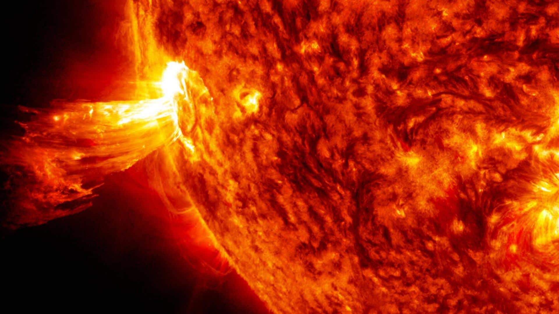 आज पृथ्वी के चुंबकीय क्षेत्र से टकराएगा CME क्लाउड, आ सकता है सौर तूफान 