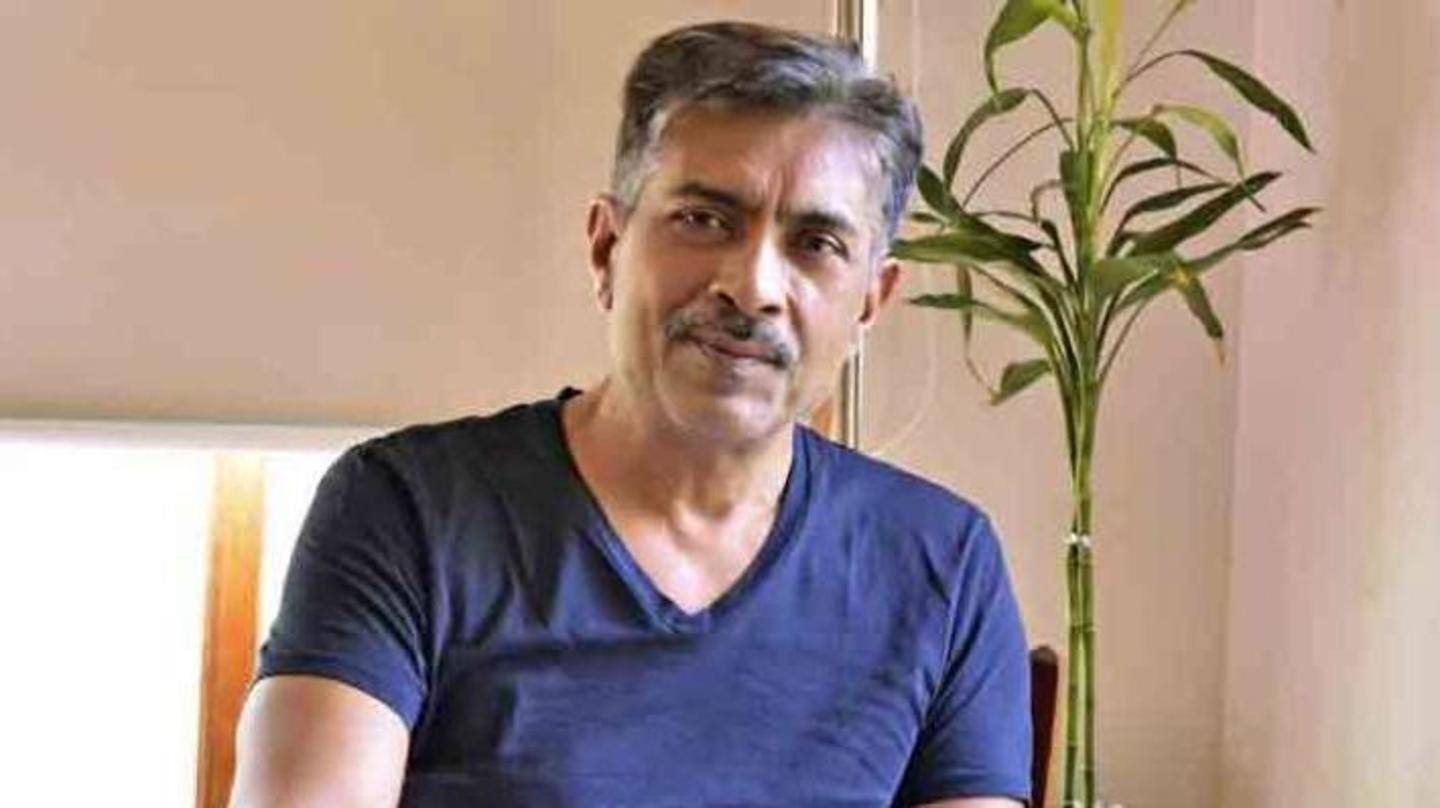 प्रकाश झा के चेहरे पर फेंकी गई स्याही प्रकाश झा के चेहरे पर फेंकी गई स्याही