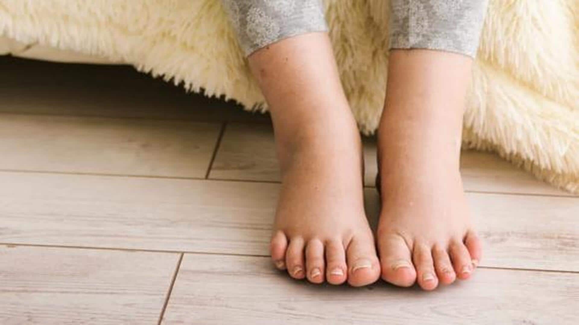 थके और सूजे पैरों से हैं परेशान? ये घरेलू नुस्खे देंगे राहत