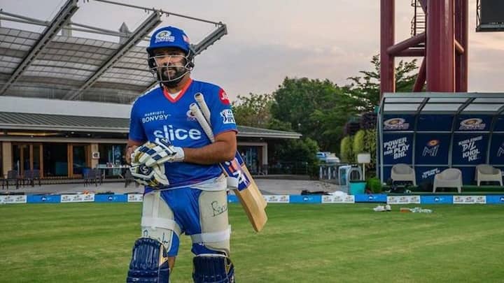 IPL 2022: हार के बाद अब मुंबई के कप्तान रोहित शर्मा पर लगा भारी जुर्माना
