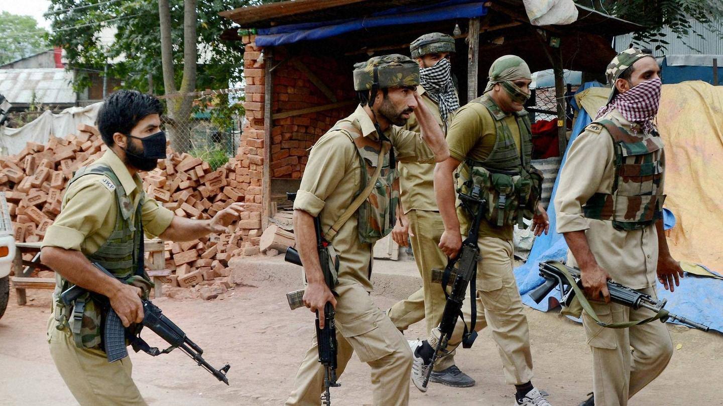 जम्म-कश्मीर: हिरासत में लिए गए "आतंकियों से सहानभूति" रखने वाले 700 से अधिक लोग
