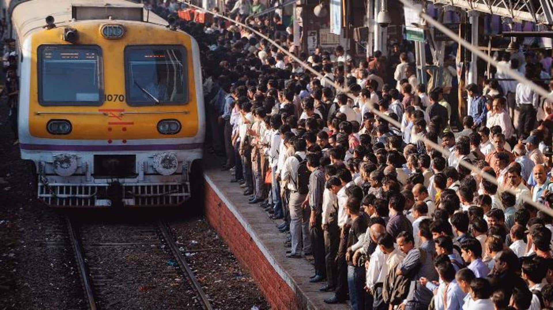 मुंबई में बड़ा ट्रेन हादसा, चलती ट्रेन से गिरने से 5 लोगों की मौत मुंबई में बड़ा ट्रेन हादसा, चलती ट्रेन से गिरने से 5 लोगों की मौत