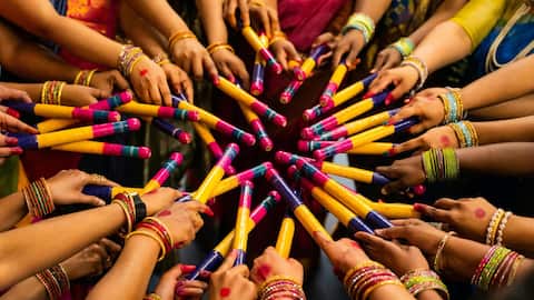 गरबा और डांडिया खेलते-खेलते उठाएं इन 5 गुजरती व्यंजनों का लुत्फ, मजा हो जाएगा दोगुना