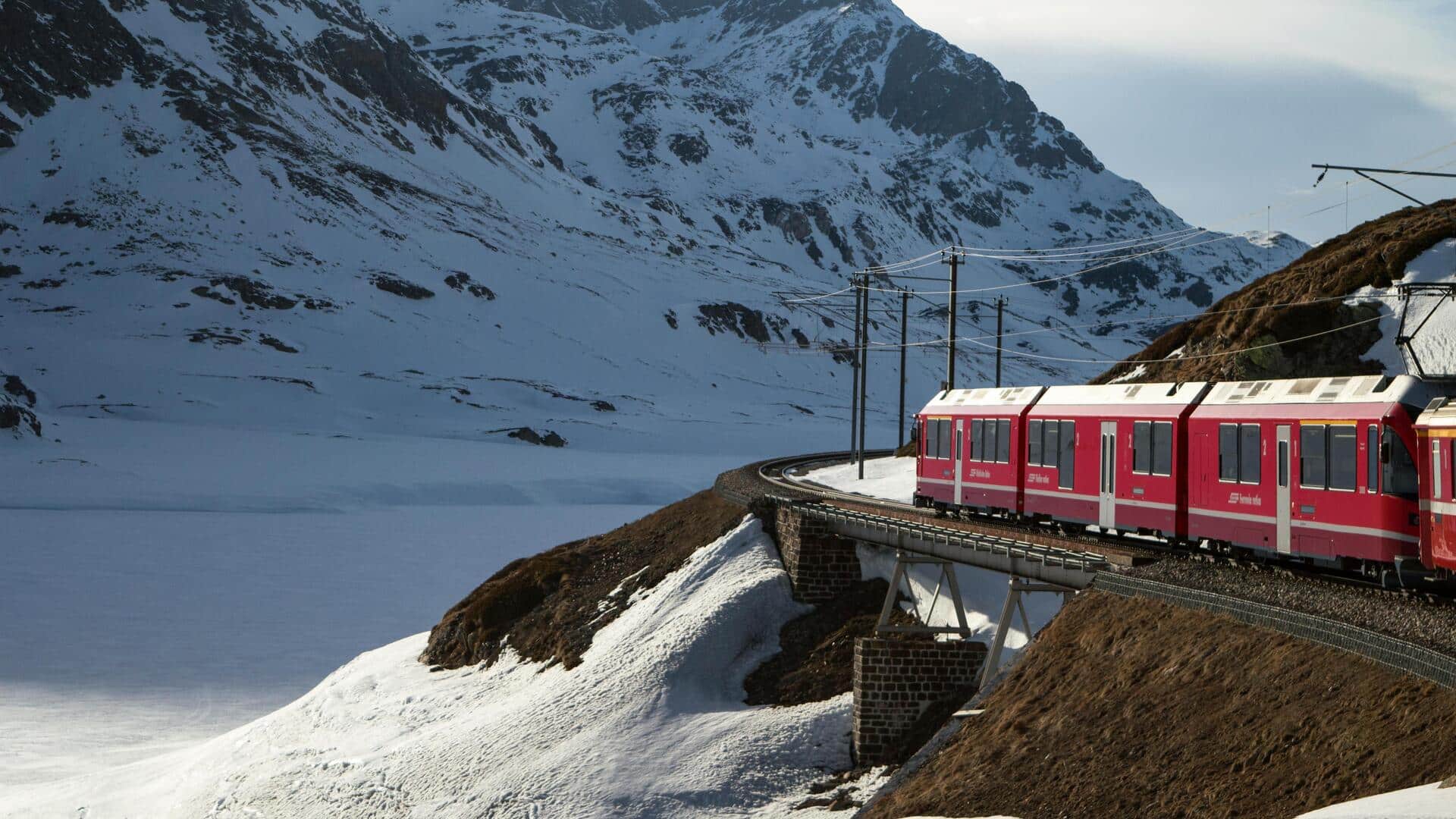 स्विट्जरलैंड की इन 5 ट्रेन से लें यात्रा का आनंद, यादगार बन जाएगा पूरा सफर