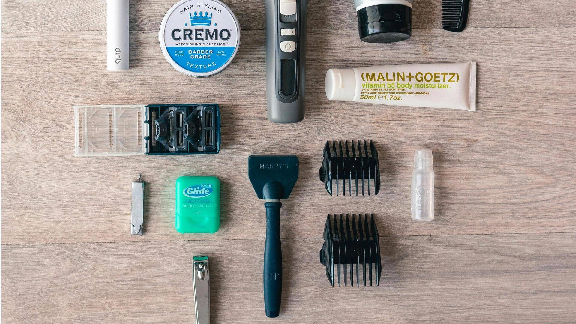 यात्रा के दौरान हर पुरुष के पास होने ही चाहिए ग्रूमिंग के ये 5 सामान