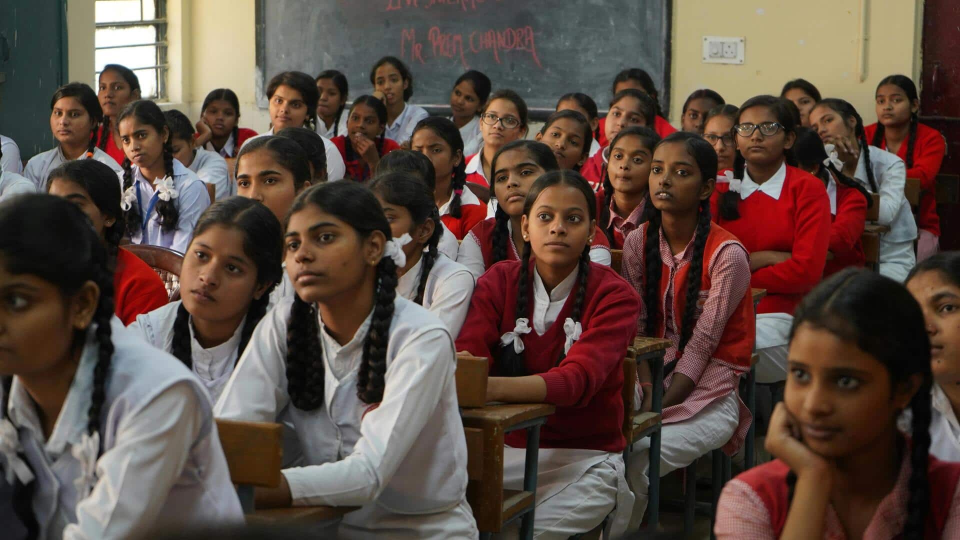 CBSE स्कूलों में कक्षा 6 से 3 भाषाएं पढ़ाई जाएंगी, विदेशी भाषा का विकल्प होगी अंग्रेजी
