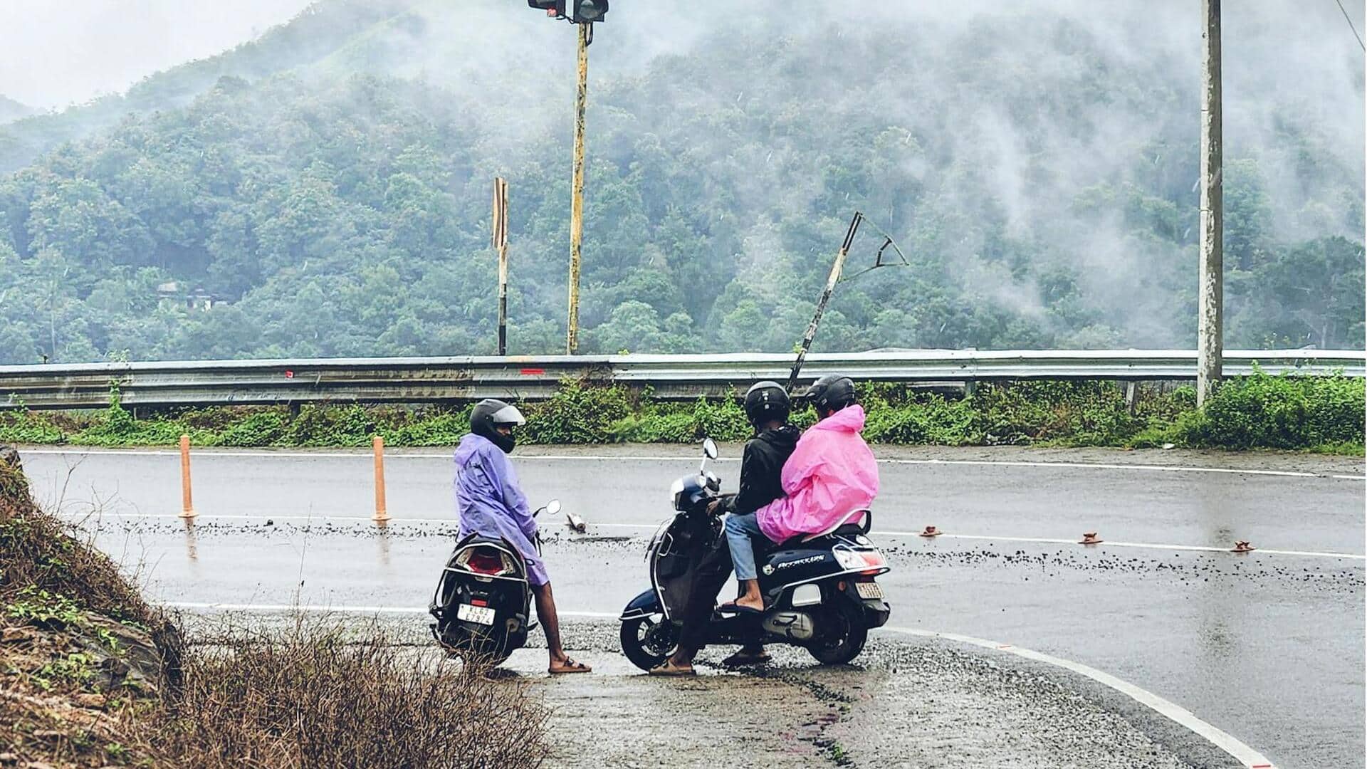 बारिश के दौरान यात्रा करते समय अपनाएं ये 5 सावधानियां, रहेंगे सुरक्षित