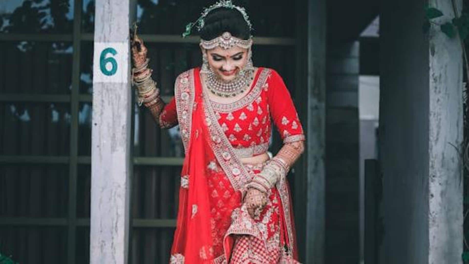 किसी अवसर पर लहंगा पहनने का मन बना रही हैं? इन तरीकों से स्टाइल करें दुपट्टा किसी अवसर पर लहंगा पहनने का मन बना रही हैं? इन तरीकों से स्टाइल करें दुपट्टा