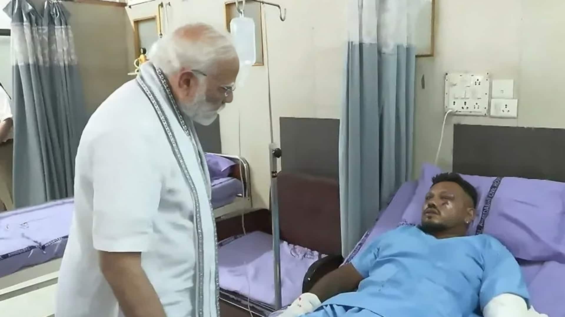 अहमदाबाद विमान हादसे में बचे एकमात्र यात्री की कैसे बची जान? किया चौंकाने वाला खुलासा अहमदाबाद विमान हादसे में बचे एकमात्र यात्री की कैसे बची जान? किया चौंकाने वाला खुलासा