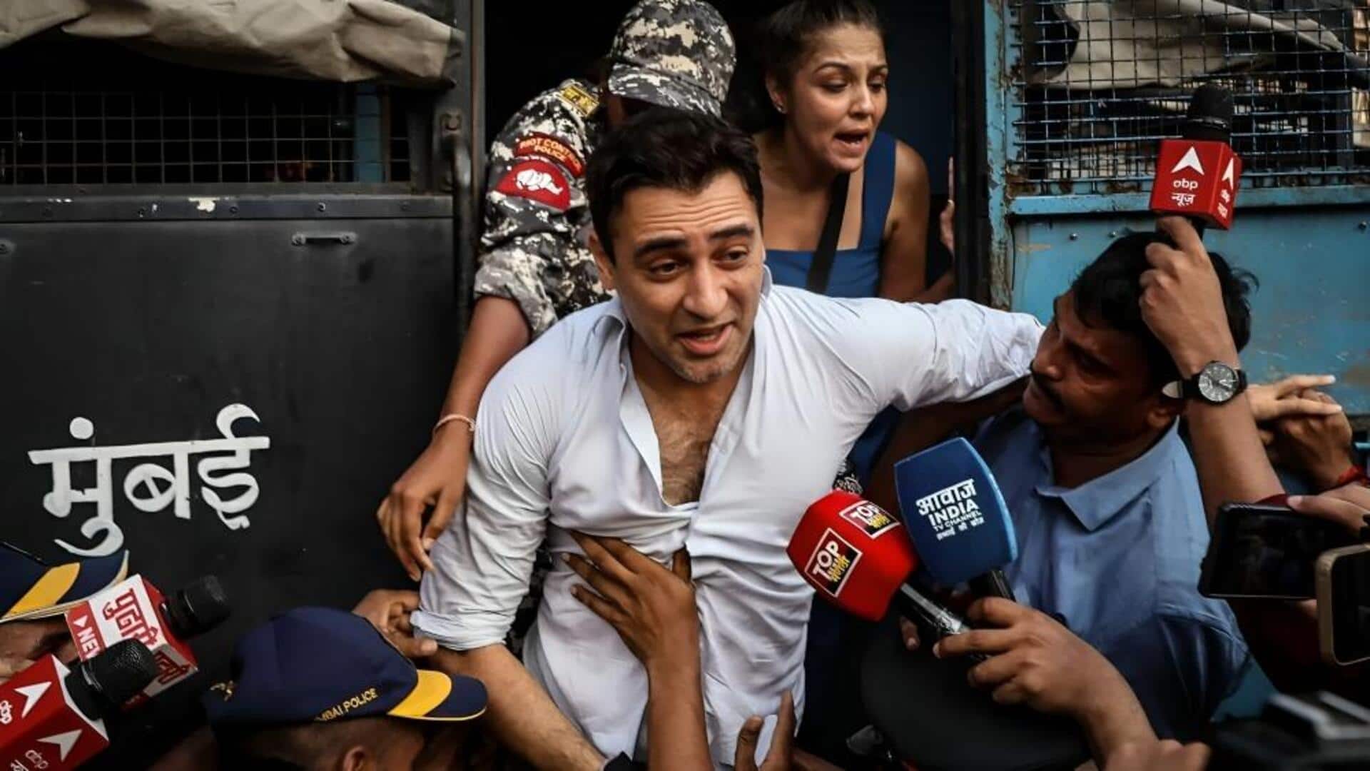 इमरान खान की मुश्किलें बढ़ी, हिरासत में लिए जाने के बाद पुलिस ने दर्ज की FIR