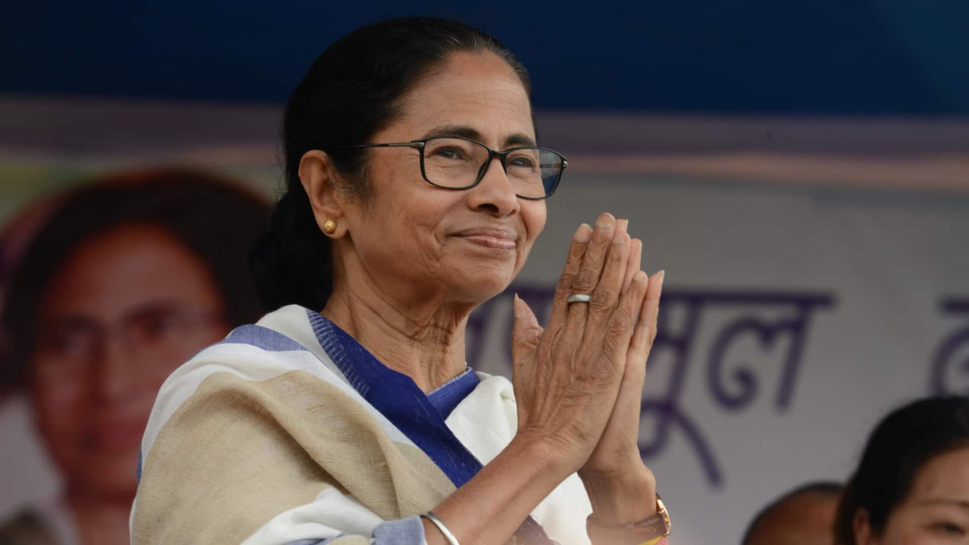पश्चिम बंगाल: क्या है कथित फर्जी हस्ताक्षर मामला, जिसमें घिरीं ममता बनर्जी?