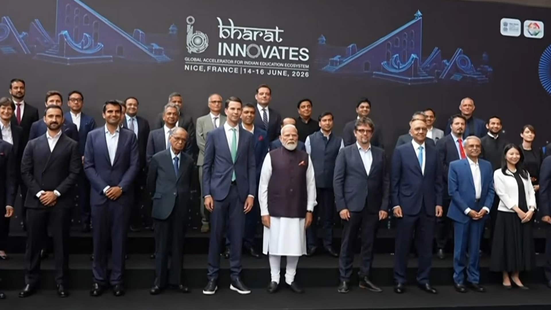 प्रधानमंत्री मोदी ने फ्रांसीसी राष्ट्रपति मैक्रों से की मुलाकात, 'भारत इनोवेट्स' कार्यक्रम का उद्घाटन किया