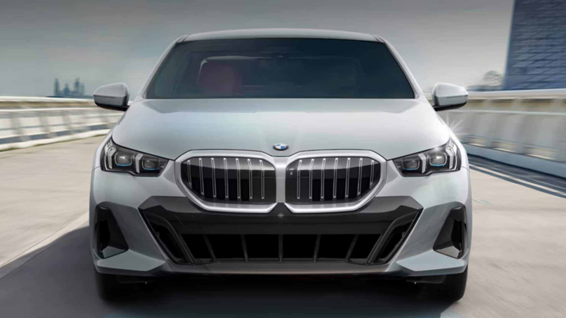 नई BMW 5-सीरीज LWB 24 जुलाई को भारत में होगी लॉन्च, जानिए क्या फीचर मिलेंगे  