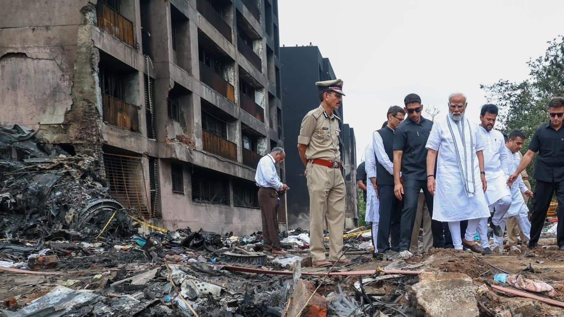 प्रधानमंत्री नरेंद्र मोदी अहमदाबाद पहुंचे, एयर इंडिया के CEO ने भी किया घटनास्थल का दौरा