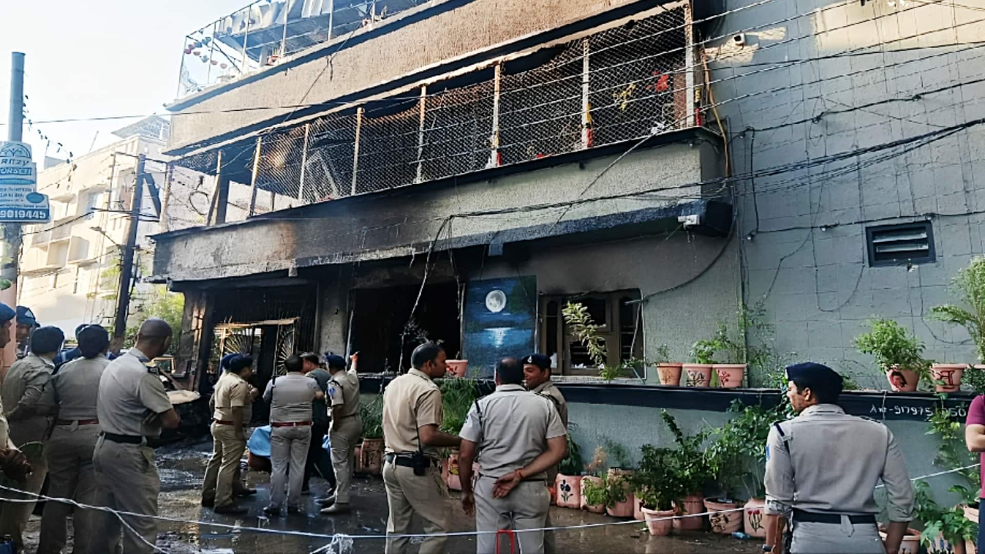 इंदौर: घर में कार चार्जिंग के दौरान लगी आग से फटे गैस सिलेंडर, 7 की मौत