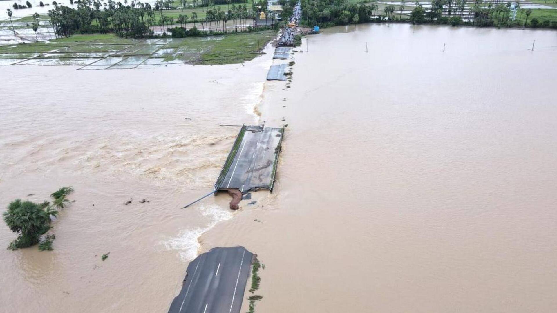 तेलंगाना: रिकॉर्ड तोड़ बारिश से कई जिले जलमग्न; 6 की मौत, बचाव अभियान जारी