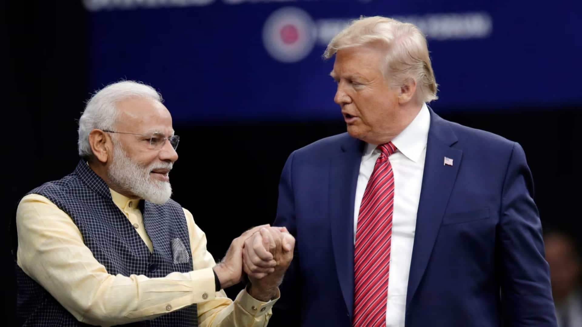 भारत पर आज से 25 प्रतिशत अमेरिकी टैरिफ लागू, ट्रंप बोले- अरबों डॉलर अमेरिका आएंगे भारत पर आज से 25 प्रतिशत अमेरिकी टैरिफ लागू, ट्रंप बोले- अरबों डॉलर अमेरिका आएंगे