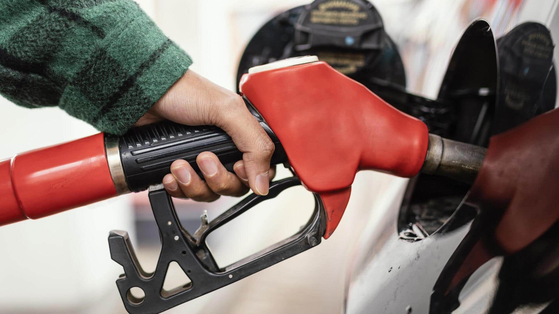 पेट्रोल-डीजल की कीमतें: 3 जनवरी के लिए जारी हुए ताजा दाम, जानिए कितने बदले 