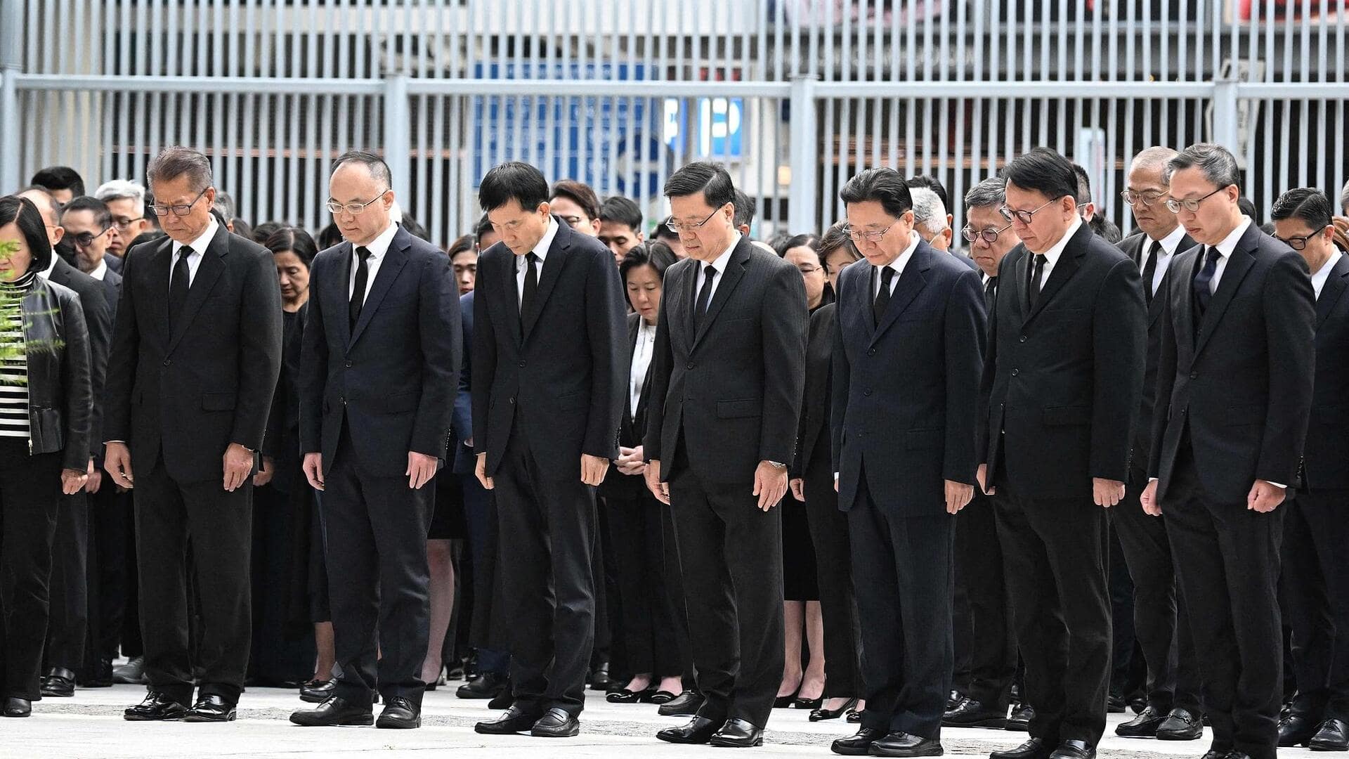 हांगकांग में बहुमंजिला इमारत में लगी आग के बाद 3 दिन का शोक घोषित