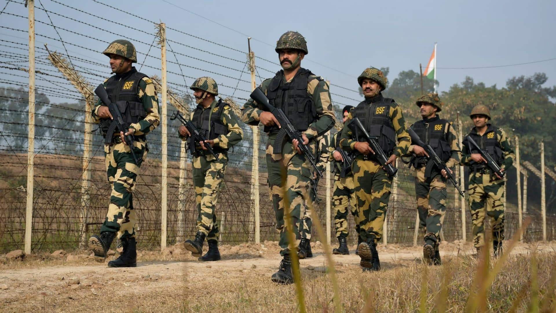जम्मू-कश्मीर में चल रहा 'ऑपरेशन केलर', शोपियां में लश्कर-ए-तैयबा के 3 आतंकवादी मारे गए जम्मू-कश्मीर में चल रहा 'ऑपरेशन केलर', शोपियां में लश्कर-ए-तैयबा के 3 आतंकवादी मारे गए