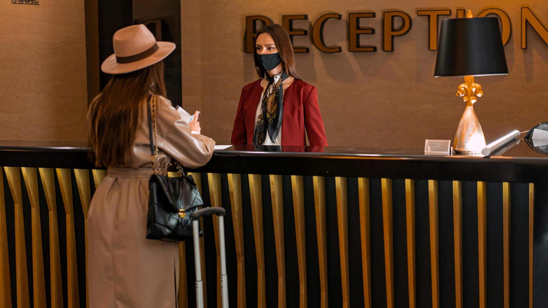 शादी के मेहमानों के लिए होटल बुक करने से पहले इन 5 बातों का रखें ध्यान