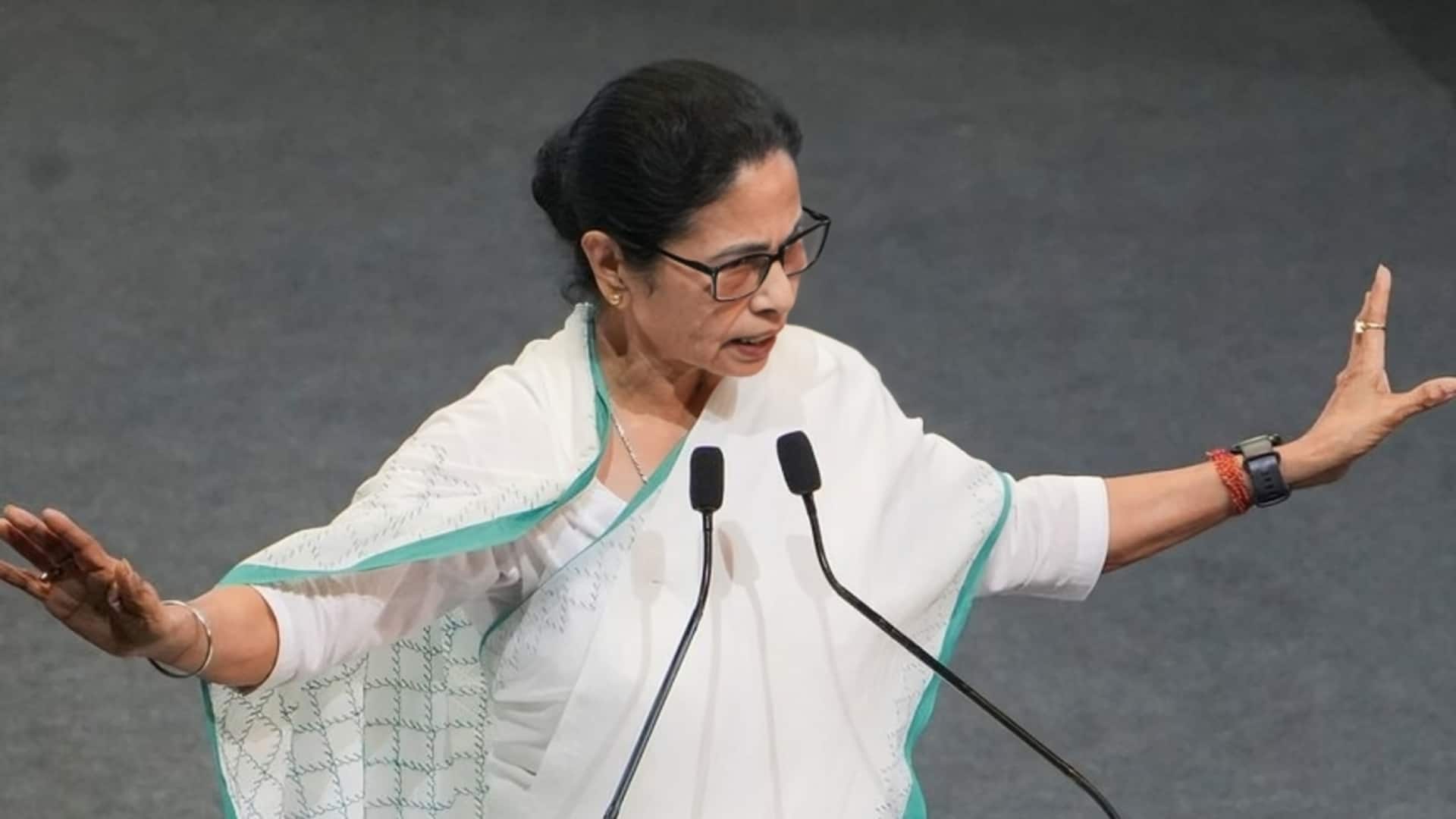 ममता बनर्जी ने चुनाव आयोग को पत्र लिखा, कहा- जबरदस्ती बंद करें और SIR प्रक्रिया रोकें