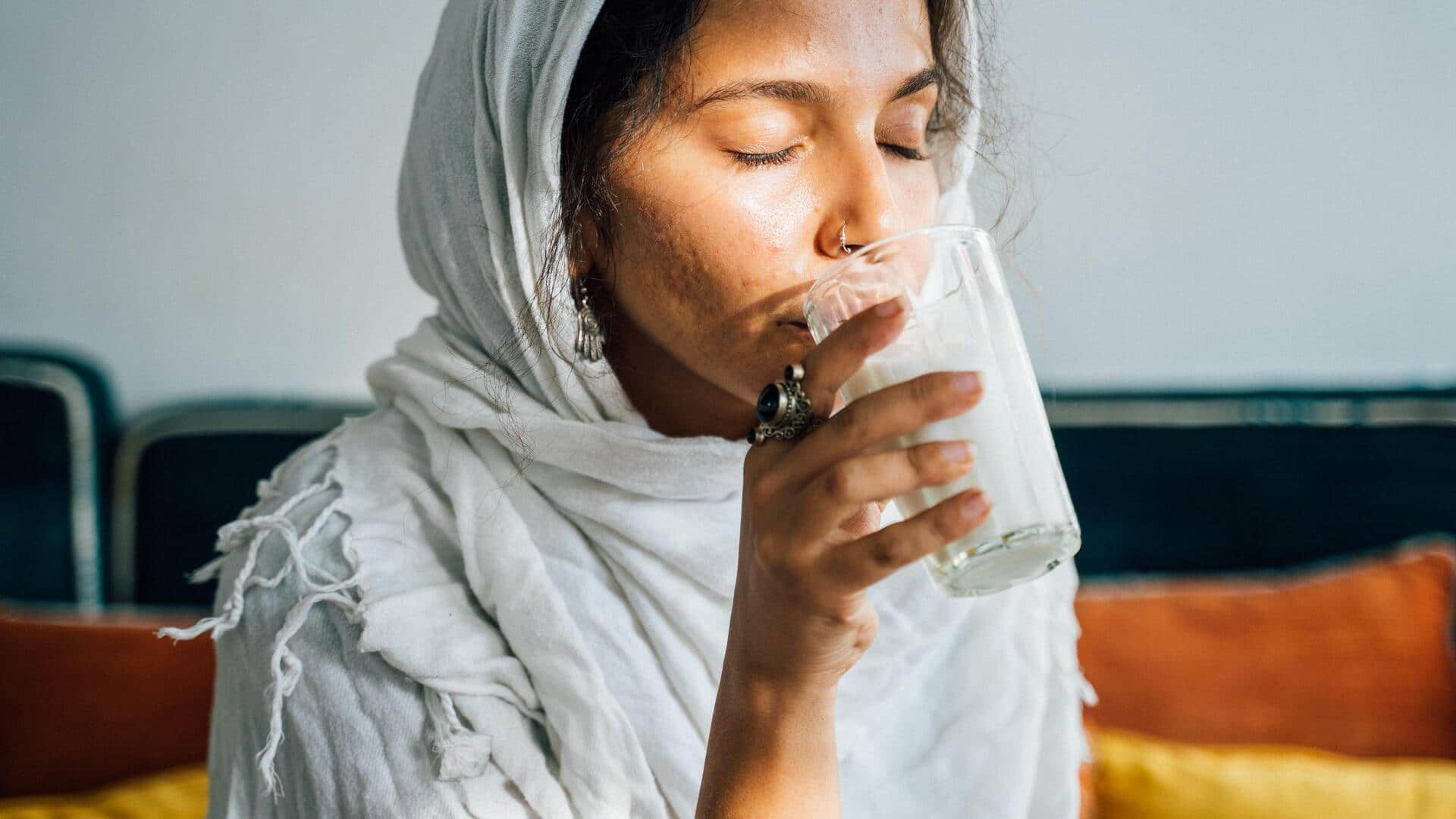 क्या दूध का अधिक सेवन बन सकता है ऑस्टियोपोरोसिस का कारण? जानिए सच्चाई
