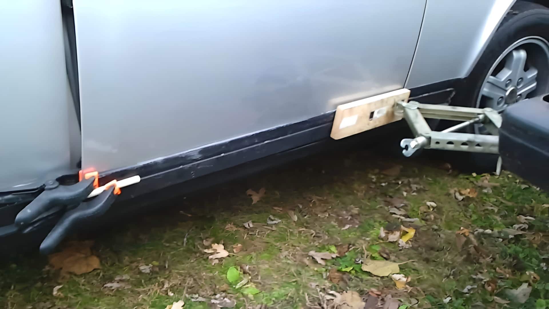 कार की बॉडी साइड मोल्डिंग घर बैठे कर सकते हैं ठीक, बच जाएगा का खर्चा 