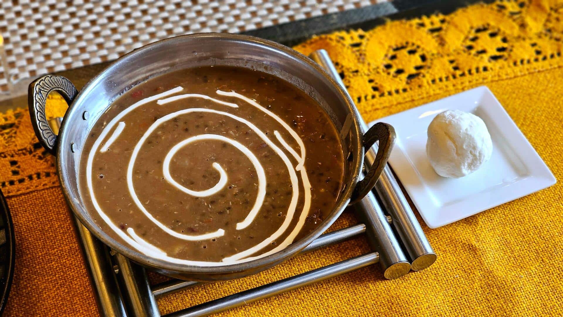 अपनी डेट नाइट के लिए बनाएं ये स्वादिष्ट व्यंजन, रोमांटिक बन जाएगा माहौल