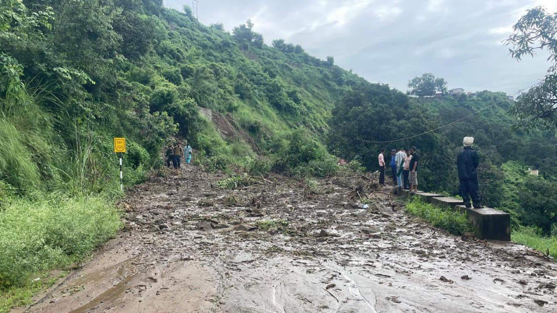 हिमाचल प्रदेश: शिमला के कोटखाई में फटा बादल, लोगों ने भागकर जान बचाई; 300 सड़कें बंद हिमाचल प्रदेश: शिमला के कोटखाई में फटा बादल, लोगों ने भागकर जान बचाई; 300 सड़कें बंद