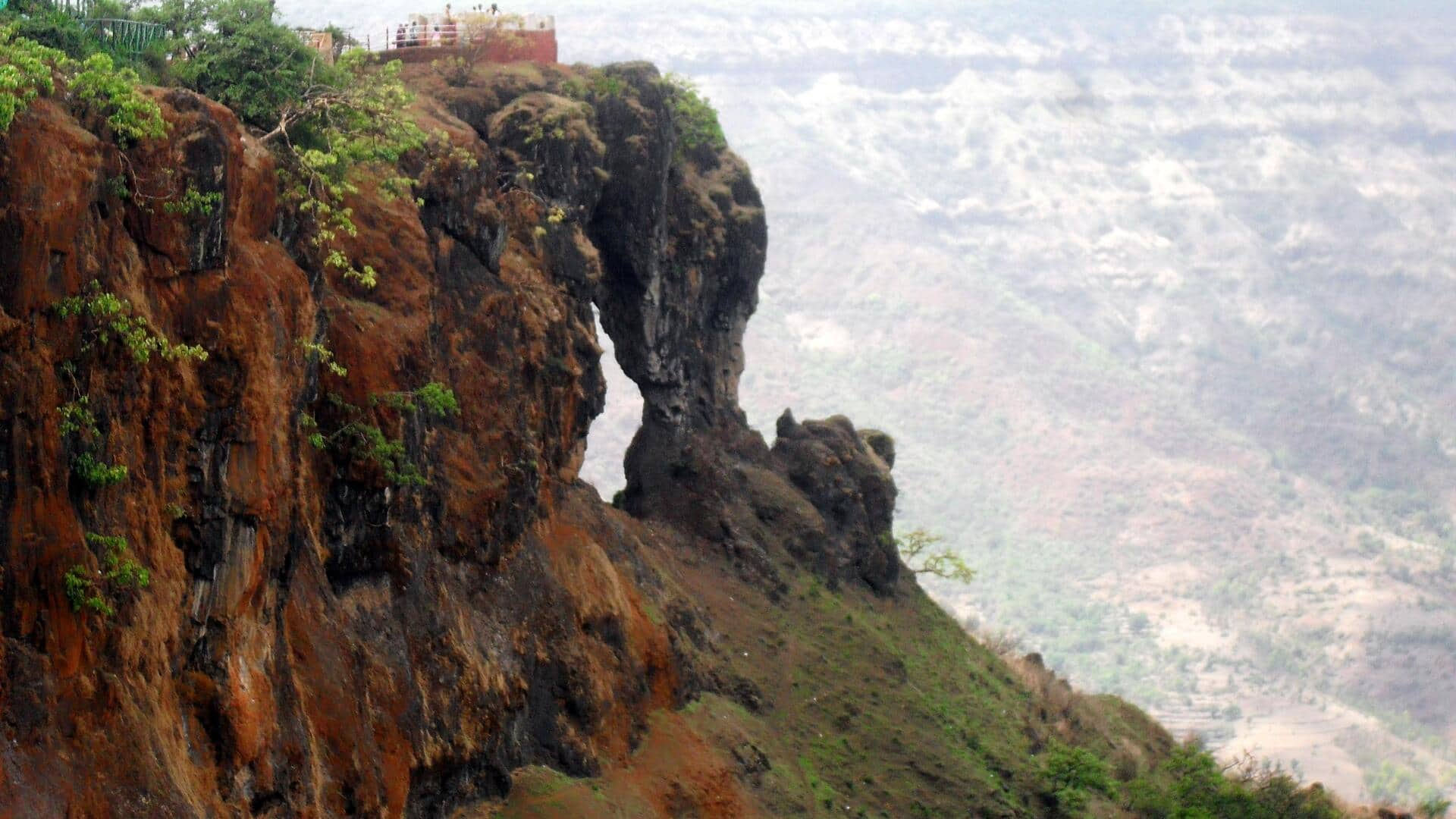 महाराष्ट्र का खूबसूरत हिल स्टेशन है महाबलेश्वर, जानिए यहां के प्रमुख आकर्षण