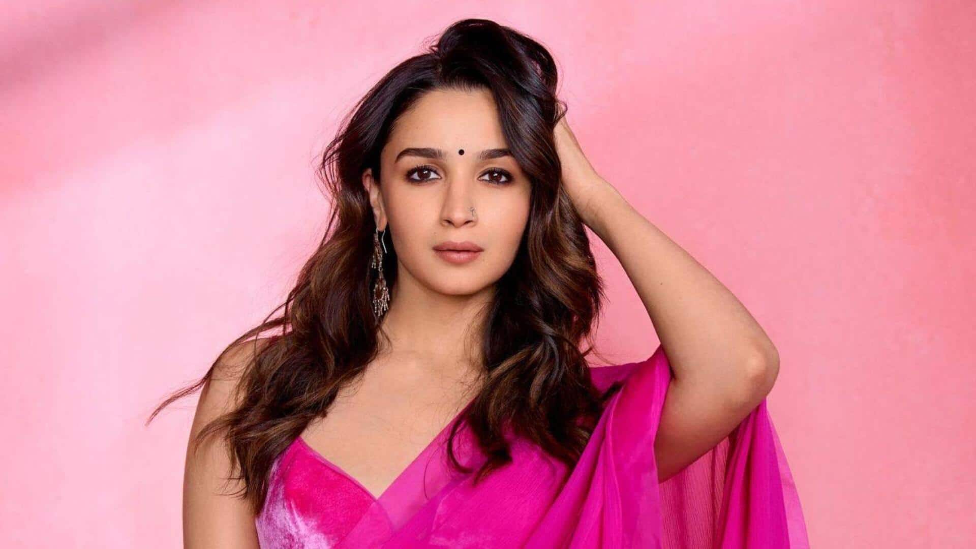 आलिया भट्‌ट ने 'दृश्यम 2' निर्देशक अभिषेक पाठक से मिलाया हाथ, होगा बड़ा धमाका