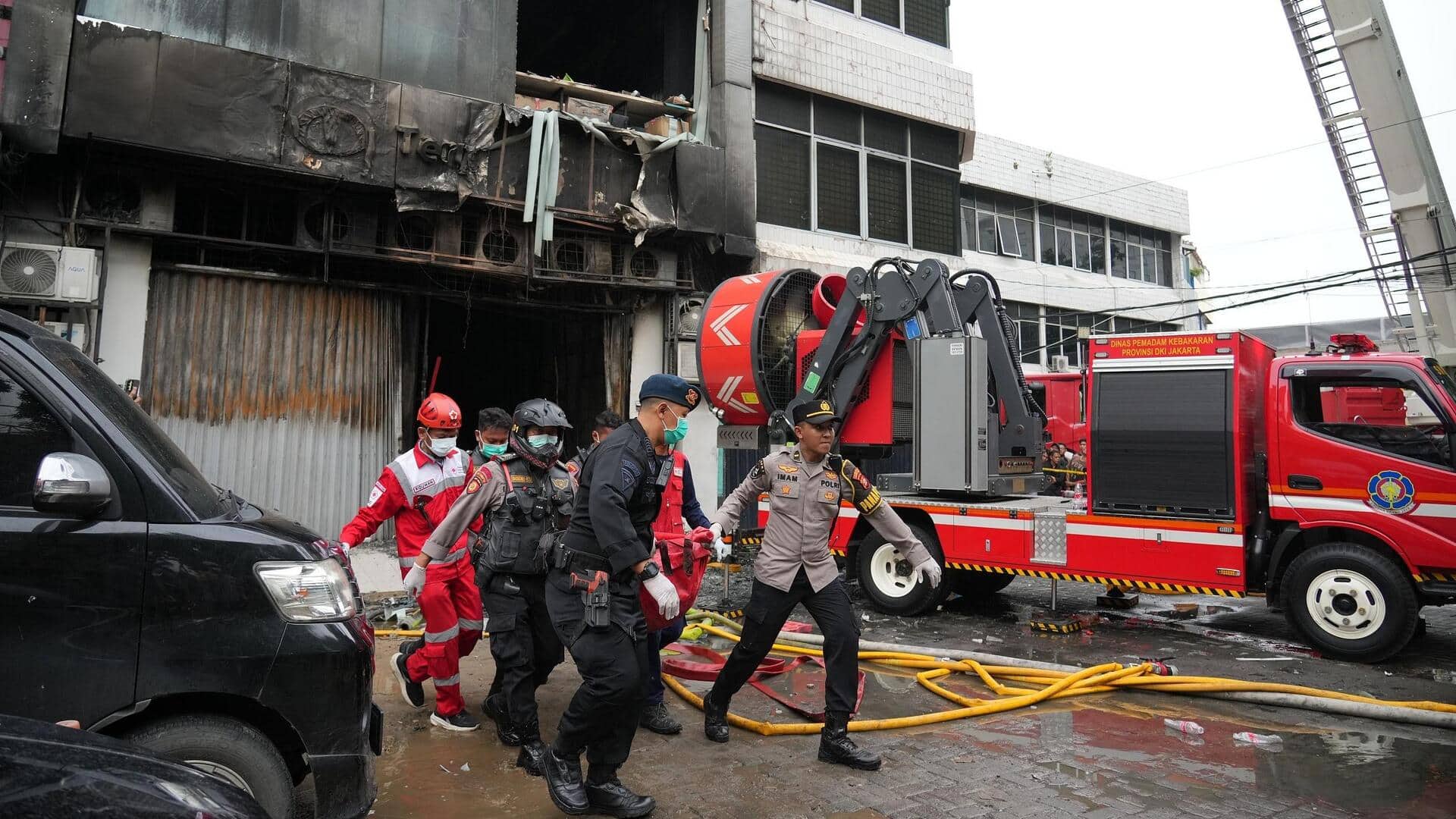 इंडोनेशिया: जकार्ता में ड्रोन कार्यालय की 7 मंजिला इमारत में लगी भीषण आग, 20 की मौत