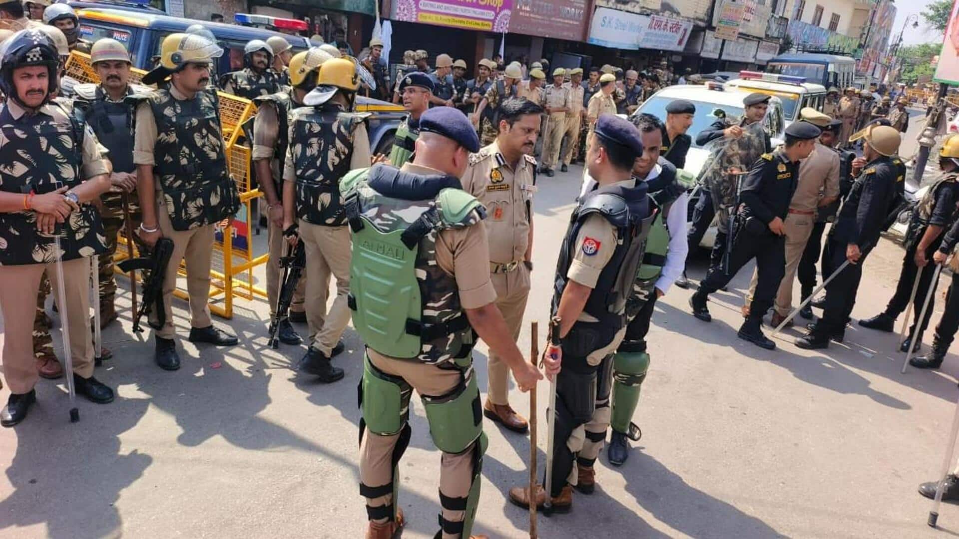 आई लव मुहम्मद विवाद: बरेली में जुमे की नमाज के बाद भीड़ बेकाबू, पुलिस का लाठीचार्ज
