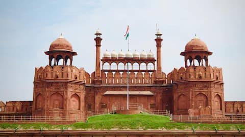 मुंबई पुलिस को मिली दिल्ली के लाल किले को बम से उड़ाने की धमकी