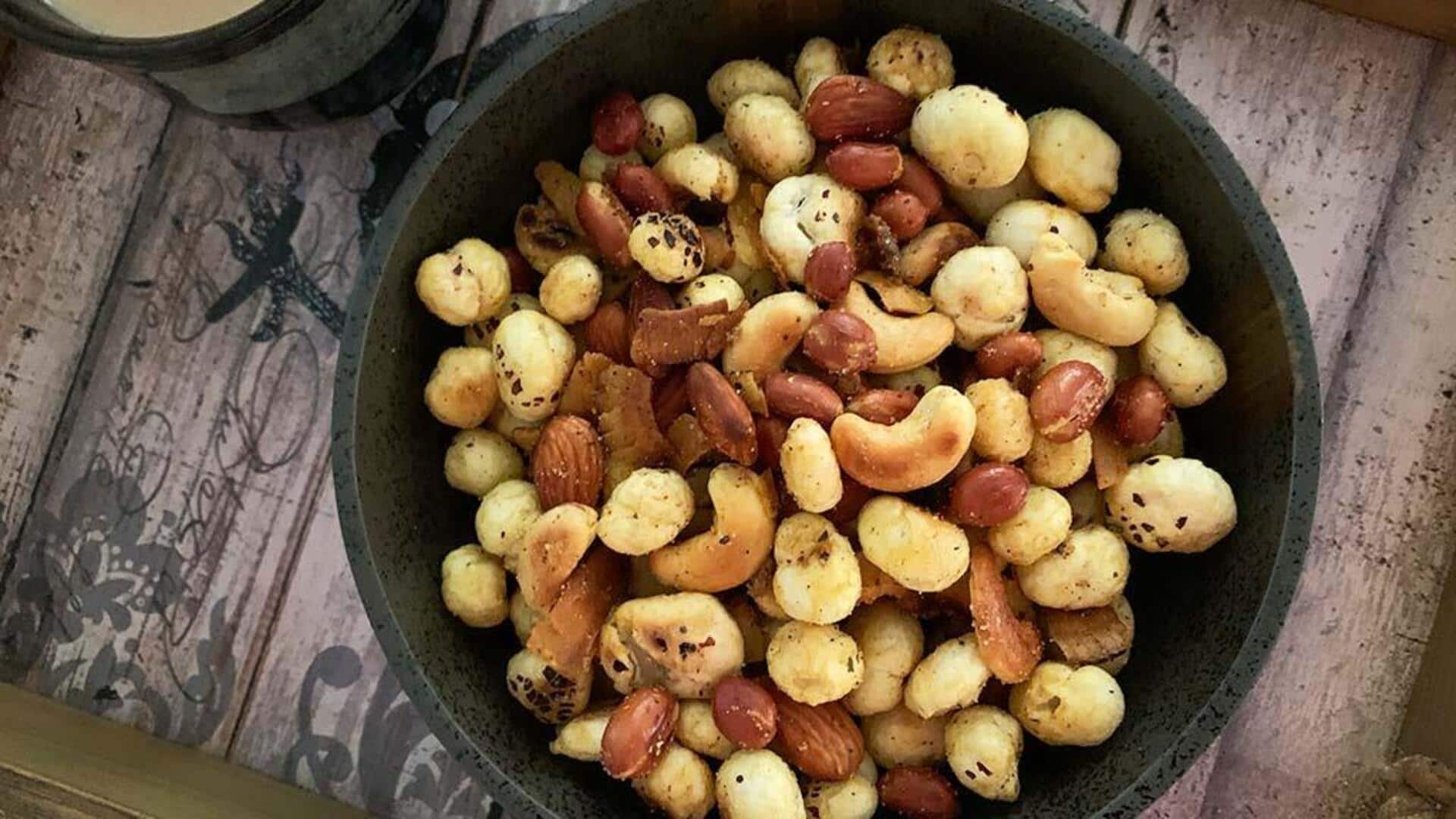 मूंगफली बनाम मखाना बनाम मिक्स नट्स: जानिए इनमें से वजन घटाने के लिए क्या है बेहतर