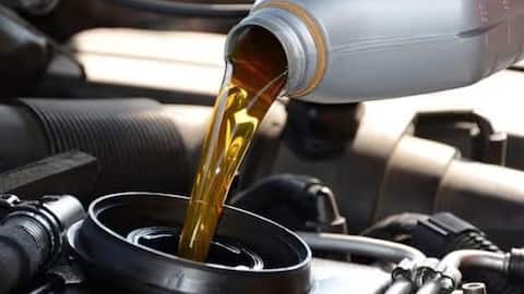 3 प्रकार के होते हैं इंजन ऑयल, जानिए आपकी गाड़ी के लिए कौन-सा होगा बेहतर