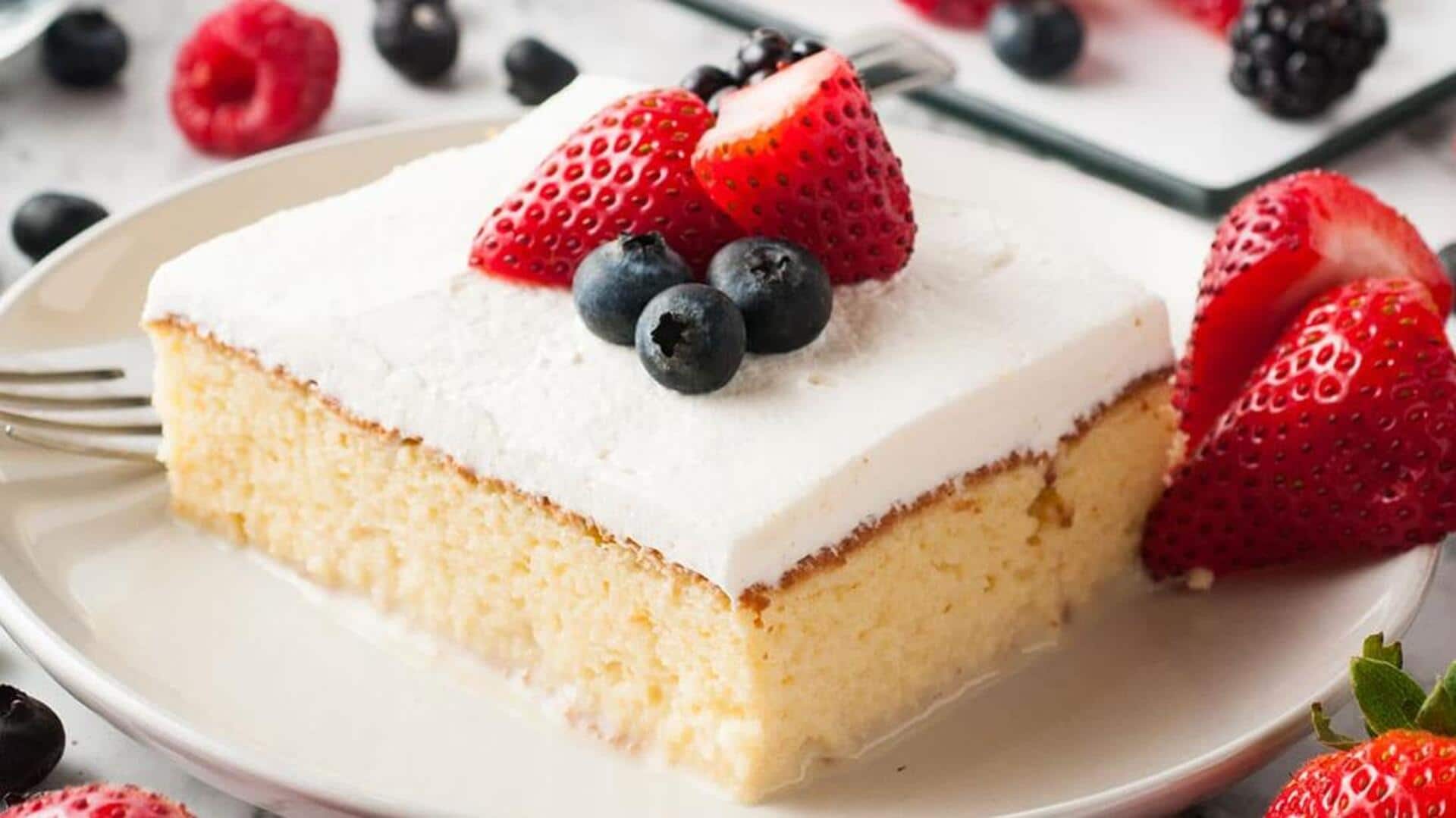 मुंह में घुल जाने वाला स्वादिष्ट ट्रेस लेचेस केक बनाने के लिए अपनाएं ये आसान रेसिपी 