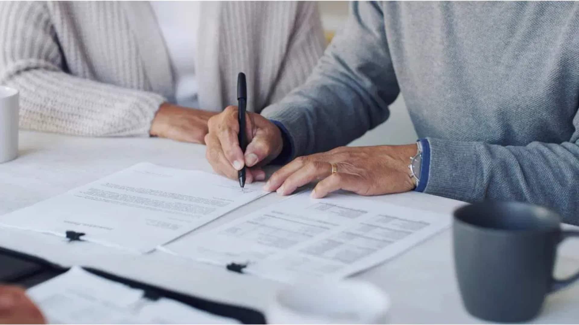 बेकार पड़े पुराने बैंक खाते को बंद करने में ही भलाई, वरना झेलनी पड़ेंगी ये मुसीबतें