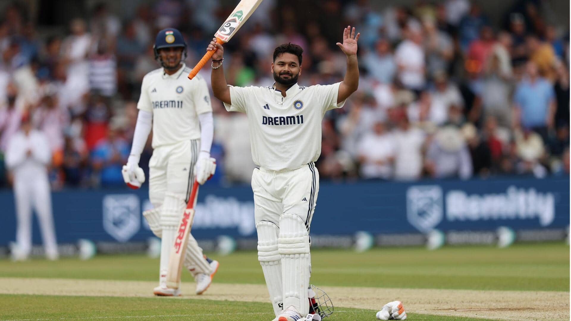 ऋषभ पंत को अंपायर के फैसले पर नाराजगी जताने के लिए ICC ने लगाई फटकार
