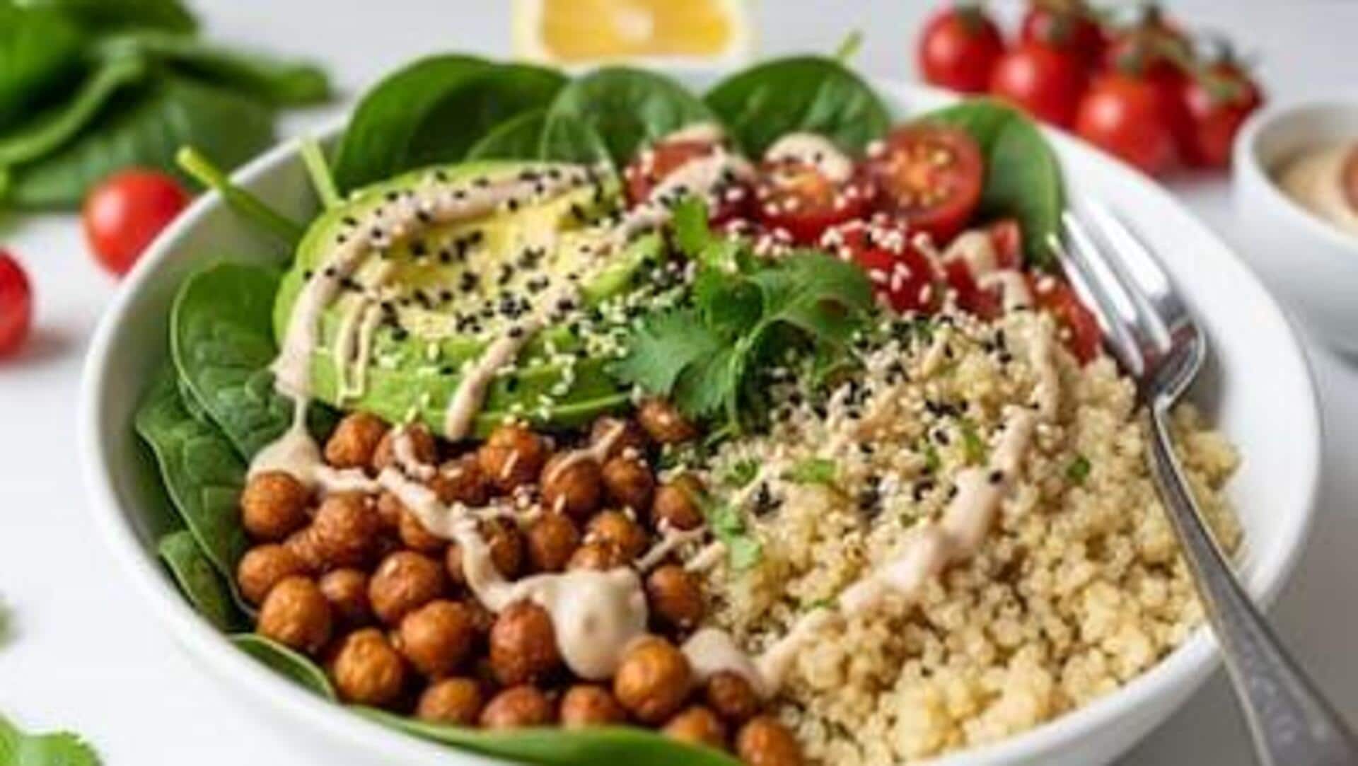 पालक क्विनोआ बाउल बनाने के लिए अपनाएं ये 5 आसान स्टेप्स