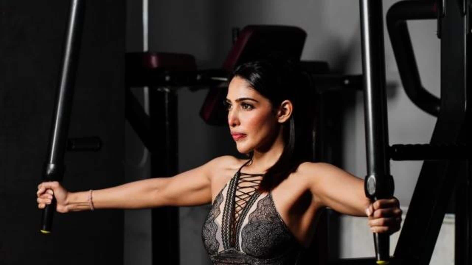 जिम में पेक डेक मशीन का इस्तेमाल करते हैं? इन 5 बातों का रखें खास ध्यान