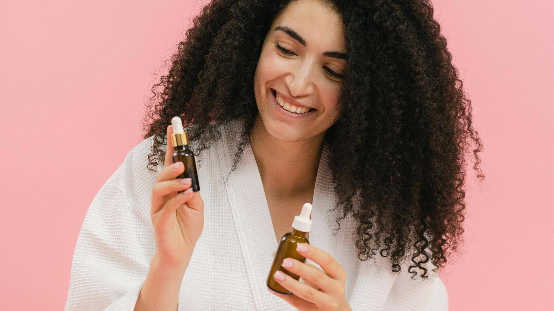 त्वचा को भरपूर नमी देने में मदद कर सकता है हायलूरोनिक एसिड, जानिए इसके अन्य फायदे