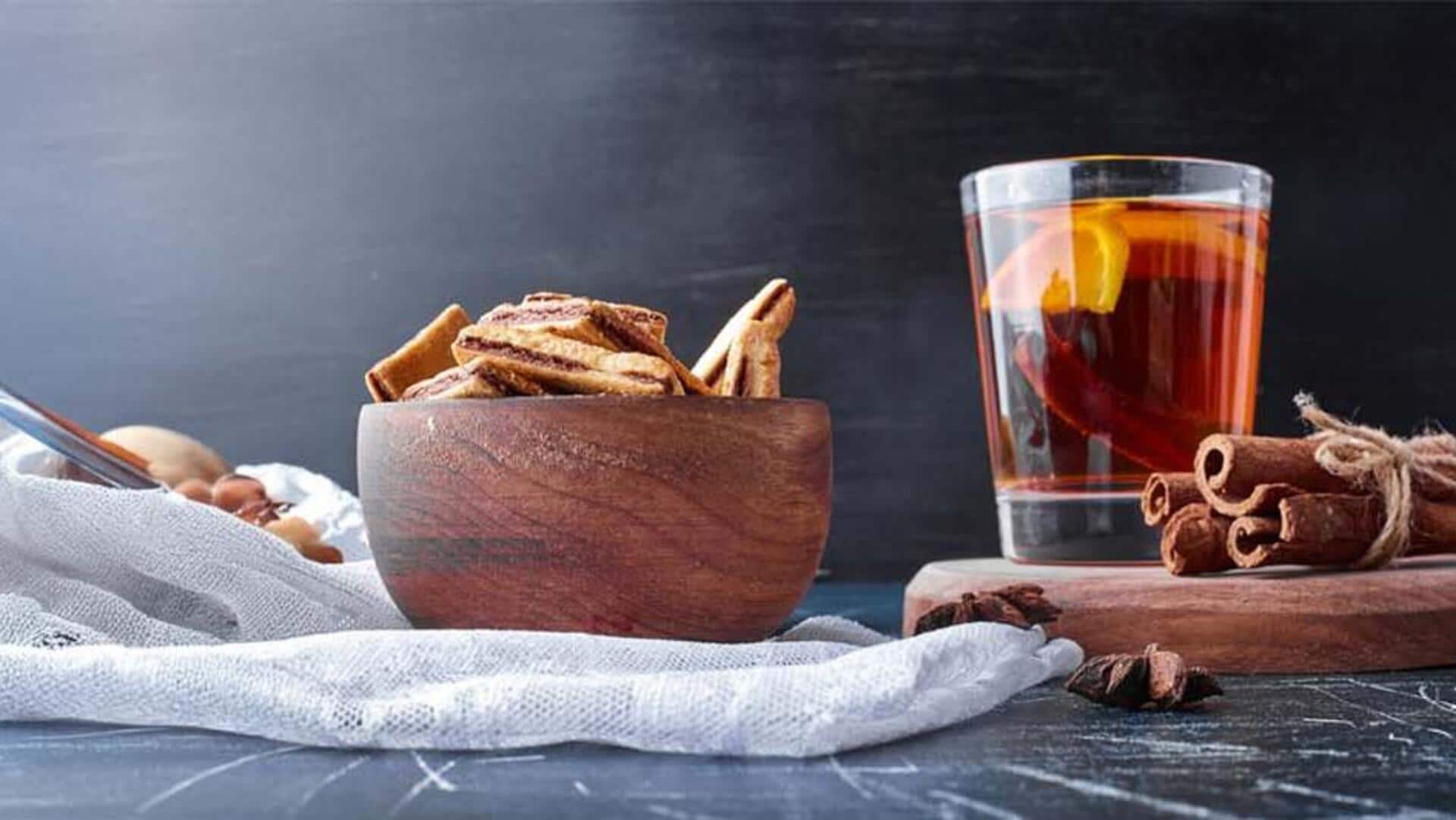 पानी को स्वादिष्ट बनाने के लिए इस्तेमाल किए जा सकते हैं ये मसाले