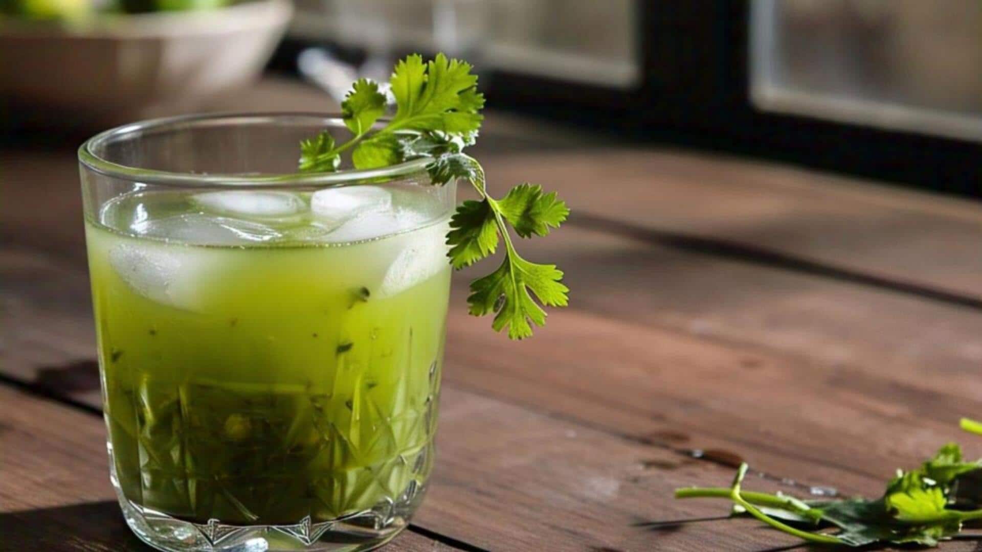 रसोई में मौजूद इन 5 चीजों से बनाएं सेहतमंद पेय, आसान हैं रेसिपी