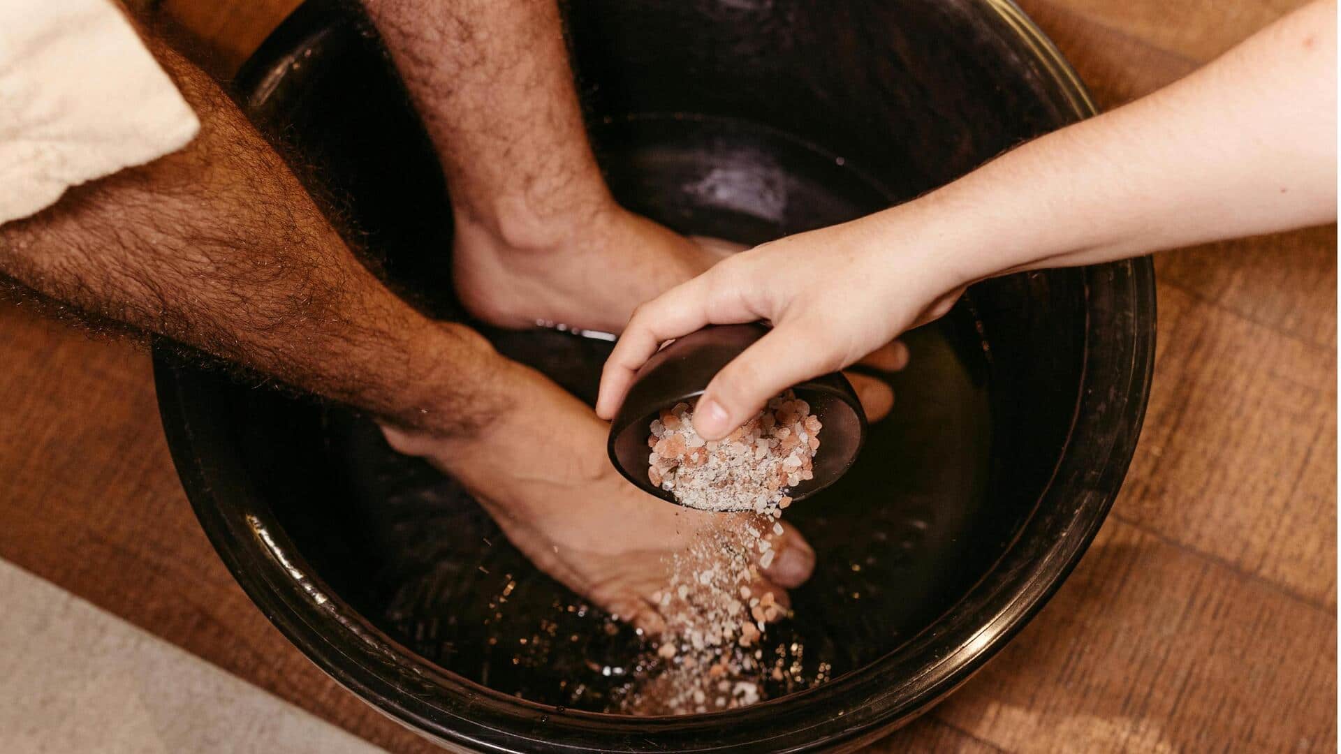 बिना सैलून गए खुद से करें पेडीक्योर, अपनाएं ये 5 तरीके